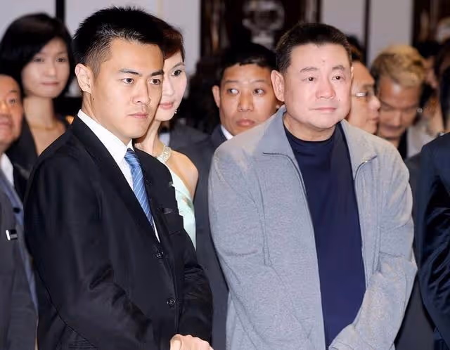 恭喜!劉鑾雄43歲長子被曝再婚,新婚妻子長相普通學習成績出眾
