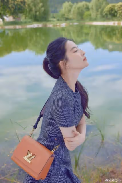 「神仙姐姐」劉亦菲超欲超火寫真