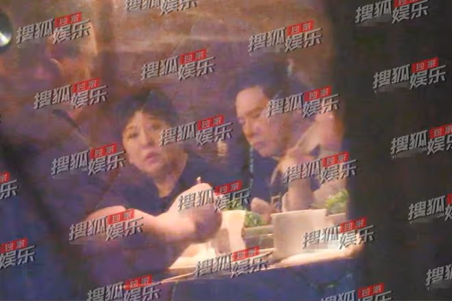 郭碧婷懷孕添實錘？與家人吃飯全程備受呵護，小腹隆起孕肚藏不住