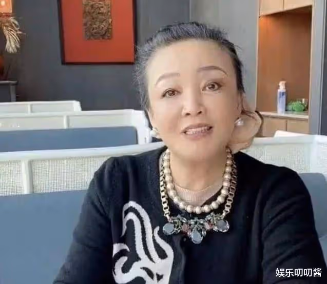 汪小菲仍念念不忘?張蘭曝汪小菲整夜失眠,酒店內放大S親筆簽名