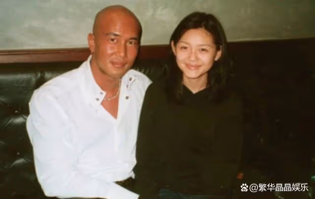 具俊曄入住大S的豪宅，兩人過上甜蜜的生活，張蘭曝汪小菲失眠