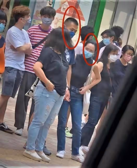 劉鑾雄長子宣布二婚喜訊，辦公室貼喜字儀式簡陋，女方身份引猜測