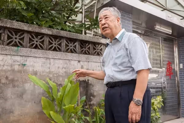 慟喪老伴又爆失智！李富城親揭「發作像大腦當機症狀」：回神被嚇傻　今振作「與失智共存」笑喊為當下活