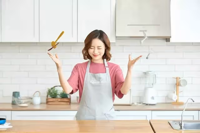 故事：婆婆想要立規矩，遇到綠茶婊兒媳婦「茶一茶，生活更幸福」