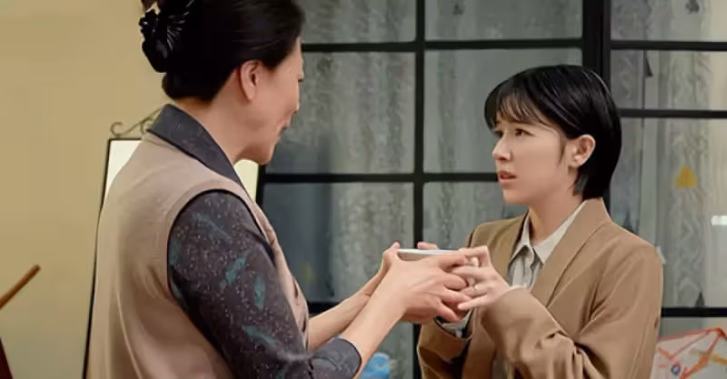 「我頭疼，讓坐月子兒媳回來伺候我」「媽，她在新婆婆家坐月子」
