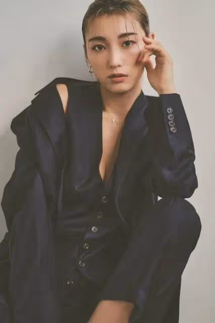被全日本嫌棄的女人!因醜聞退圈毫無悔改之意,為復出謝罪痛哭拍大尺度寫真,網友:求放過...