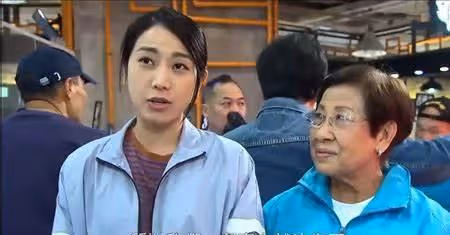加油！TVB知名星二代攻入好萊塢拍戲，手拿劇本開心到合不攏嘴