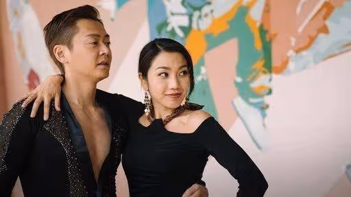 加油！TVB知名星二代攻入好萊塢拍戲，手拿劇本開心到合不攏嘴