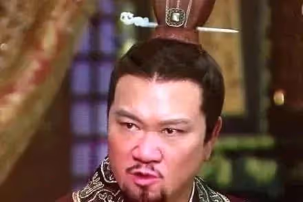 67歲TVB戲骨定居內地,戴破帽吃蒼蠅小館,曾被亞視辭退商演為生