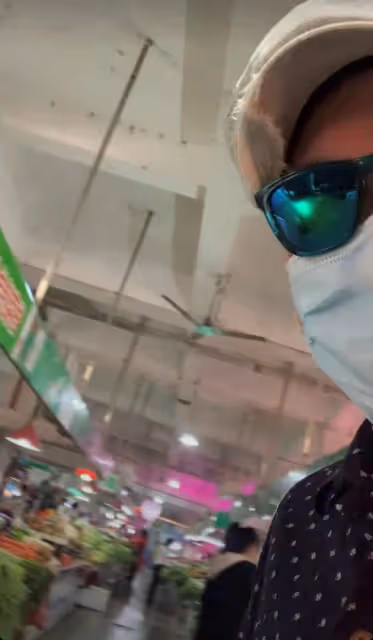 67歲TVB戲骨定居內地,戴破帽吃蒼蠅小館,曾被亞視辭退商演為生