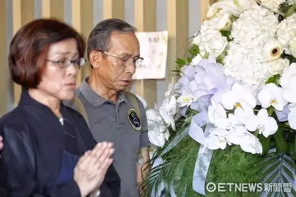 不懂別亂勸,吳念真親揭患憂鬱多年無助的心聲,深情謝愛妻容忍,認走不出父、弟妹輕生慟,深夜悼念惹淚