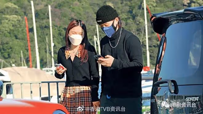 背住老外男友!TVB星二代拖紋身男入酒店斷正