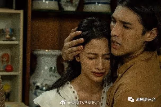 被麥明詩生擒吻足!黃德斌大讚:親得好舒服