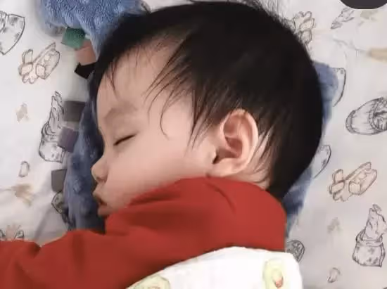 「世界小姐」張梓琳罕曬二胎高清側顏，妹妹五官秀氣像混血兒，顏值不輸姐姐