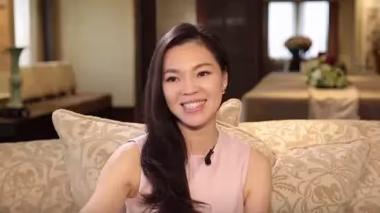曾馨瑩娘家背景曝光,40年前比郭台銘強「行善大戶」捐地蓋小學「一家人低調不沾光」