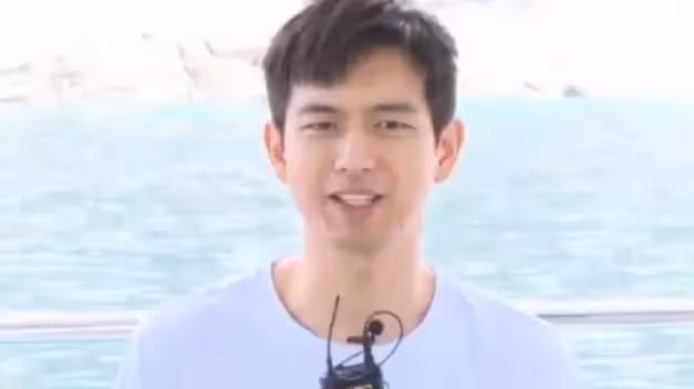 30歲李現素顏直播,狀態超好似少年,穿潛水服好有型