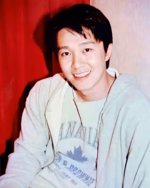 東航事故遭外媒冷嘲熱諷,周星馳凌晨憤怒發文,為遇難者真摯祈福