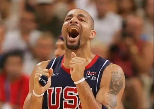 NBA的知名美女拉奇福德，是布澤爾的女神，湯普森也淪陷了