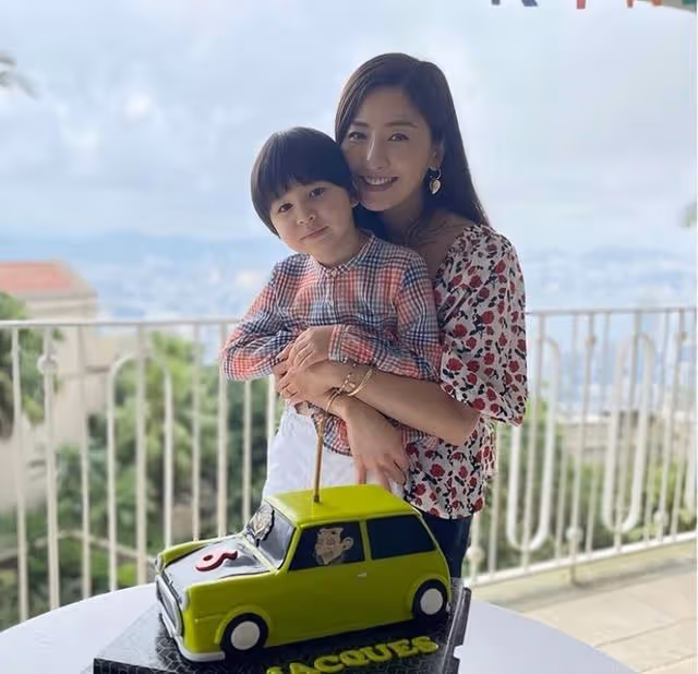 香港名模豪宅曝光！為小兒子舉辦生日派對，兩度原諒丈夫婚內出軌