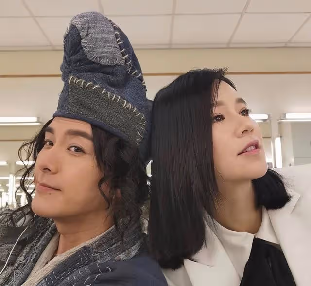 TVB知名男星迎45歲生日！愛妻卡點送祝福，網友催促：趕快生小孩