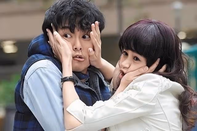 TVB知名男星迎45歲生日！愛妻卡點送祝福，網友催促：趕快生小孩