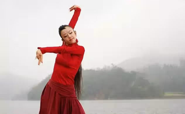 20年不吃米飯不生子！上廁所都要人幫忙　現62歲仍是「凍齡女神」她的人生卻無人敢複製