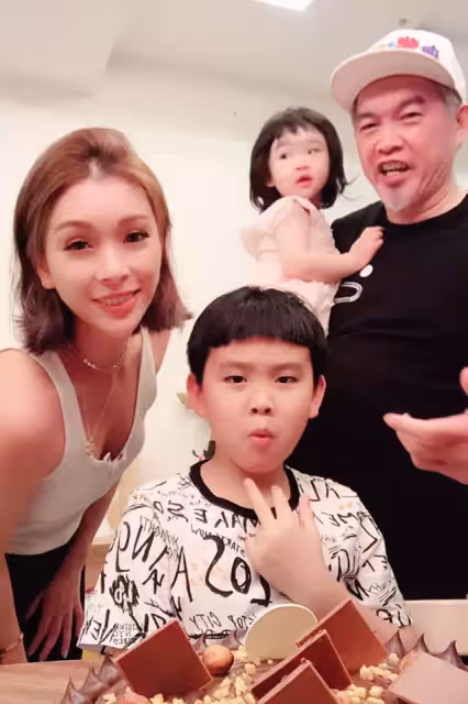 康康自爆險中風！「消失半年治療」壓力大到一夜白髮 48歲才得子「最怕看不到兒女長大」自白惹淚崩