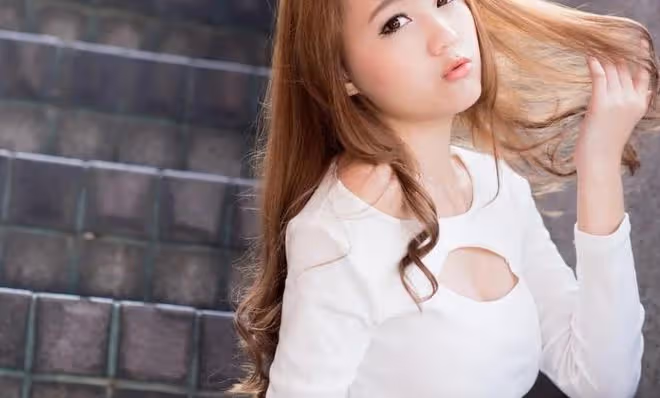 出了一趟差回來之後，老公與閨蜜互撕開了，我該信任誰