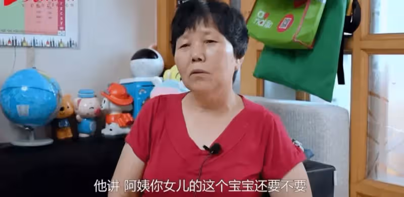 女醫博士30歲懷孕時癱瘓在床,生子後慘遭丈夫離婚,6年後逆風翻盤
