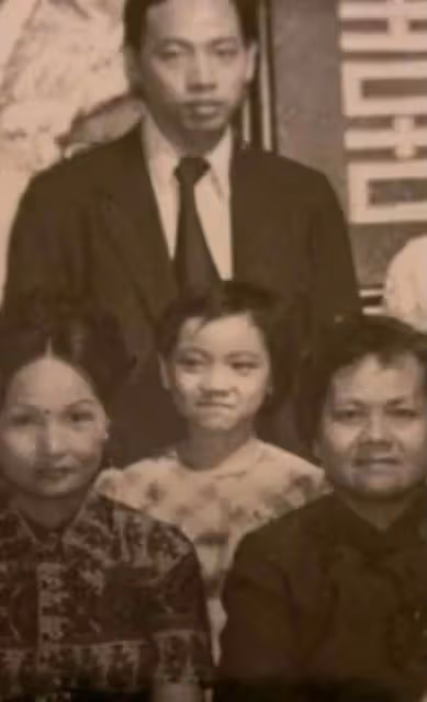 56歲鄧萃雯自幼身世悲慘，先無父母後無家，愛江華如命卻被「算計」落得一世駡名：我自出生就是個意外