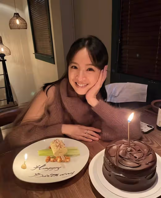 39歲女主播楊智捷官宣懷雙胞胎!結婚6年試管打百針,孕期狂吐太痛苦:兩個孩子來之不易