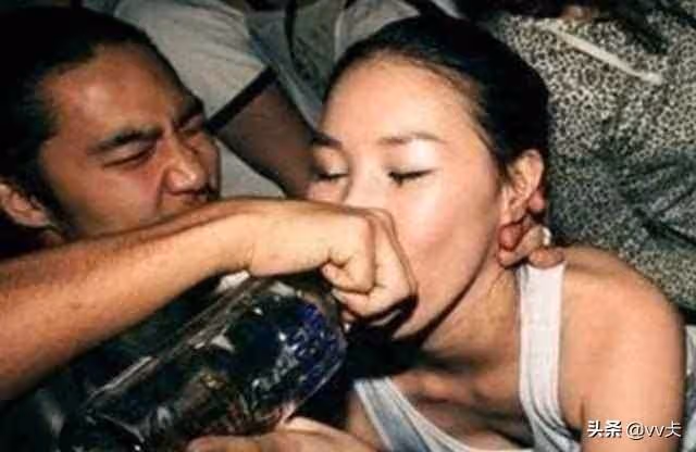 看了張紫妍的事,你還覺得娛樂圈很美很風光很賺錢嗎?