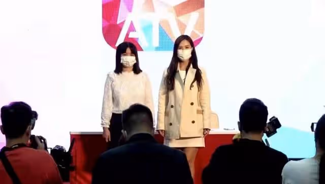 亞視一姐惹官非令經理人爆紅，被封「翻版陳法拉」，網友：好吸引