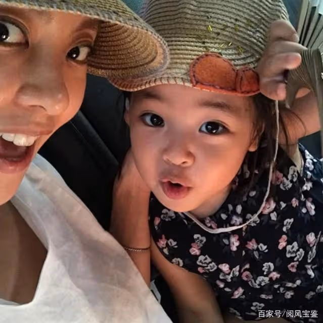 她是《王家一家人》痴情三女兒，演員李允智久未露面，她在家做啥