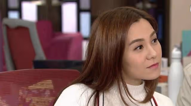 28歲TVB離巢小花亮相新節目，暗諷大台迂腐，曾因拜金女形象出圈