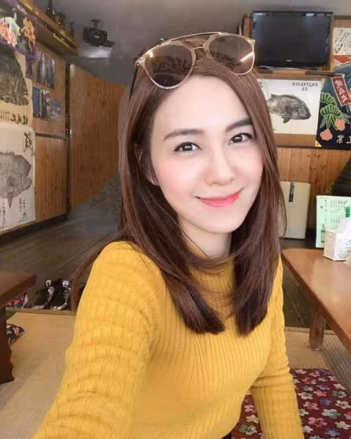 28歲TVB離巢小花亮相新節目，暗諷大台迂腐，曾因拜金女形象出圈