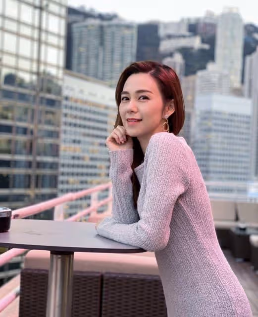 28歲TVB離巢小花亮相新節目，暗諷大台迂腐，曾因拜金女形象出圈