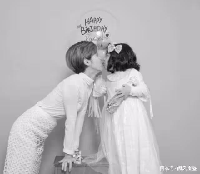 她是《王家一家人》痴情三女兒，演員李允智久未露面，她在家做啥