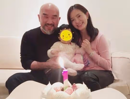 劉真離世兩周年，辛龍發十二字悼念亡妻，斷絕外界往來成苦行僧