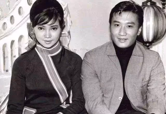 20歲戀上大49歲謝賢,用12年青春換來2000萬,她這麼做值得嗎