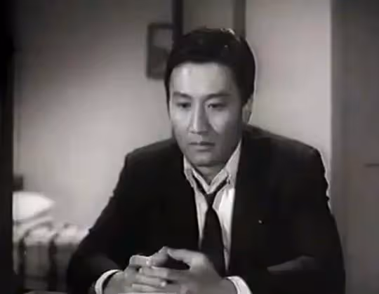 20歲戀上大49歲謝賢,用12年青春換來2000萬,她這麼做值得嗎