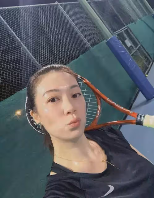 53歲張可頤同框蔡少芬、黎姿、郭可盈完勝!這才是真正凍齡女神!