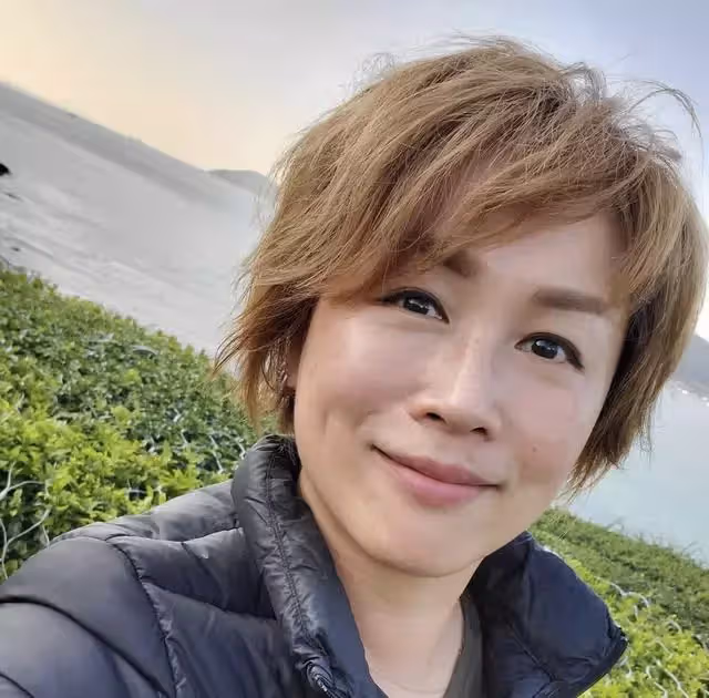 TVB綠葉劉曉彤罕露臉，退圈14年發福明顯，曾挑撥宣萱袁詠儀