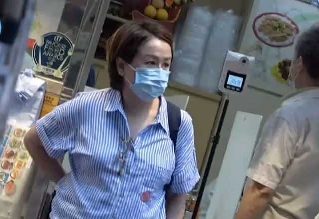 TVB綠葉劉曉彤罕露臉，退圈14年發福明顯，曾挑撥宣萱袁詠儀