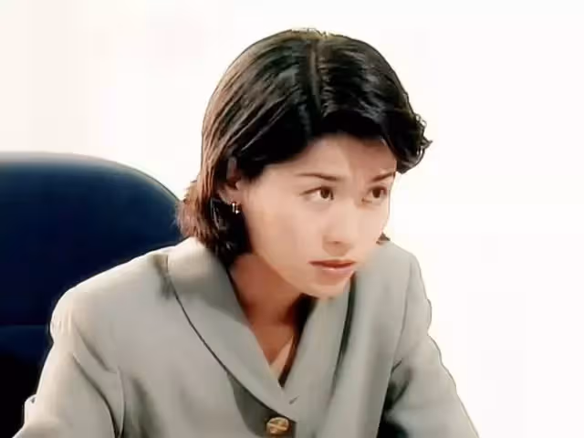 宣萱：52歲手握半億房產卻無兒無女，當年為何被迫與袁詠儀絕交？