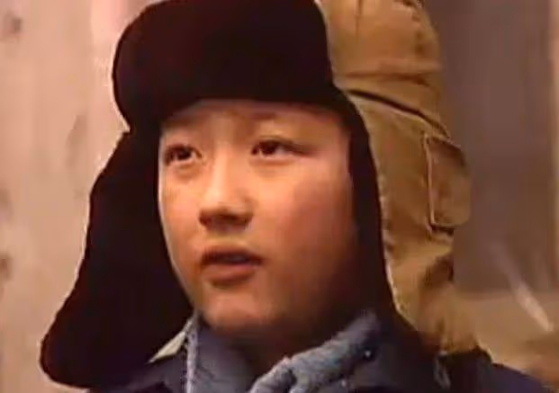 著名童星李傳：9歲成名，父母雙亡留千萬遺產，今卻撿垃圾為生
