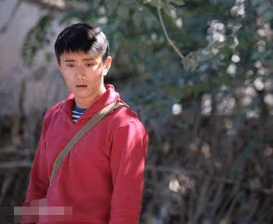 著名童星李傳：9歲成名，父母雙亡留千萬遺產，今卻撿垃圾為生