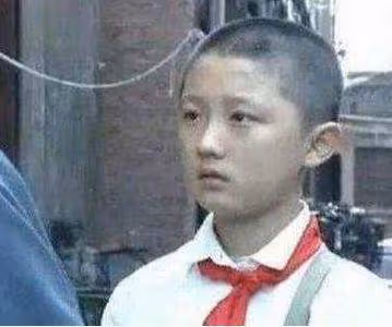 著名童星李傳：9歲成名，父母雙亡留千萬遺產，今卻撿垃圾為生