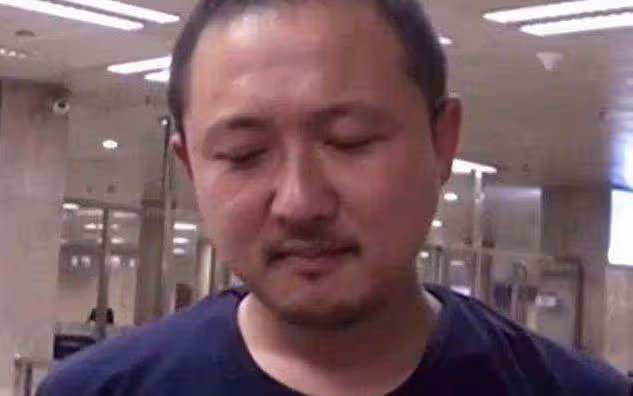 著名童星李傳：9歲成名，父母雙亡留千萬遺產，今卻撿垃圾為生