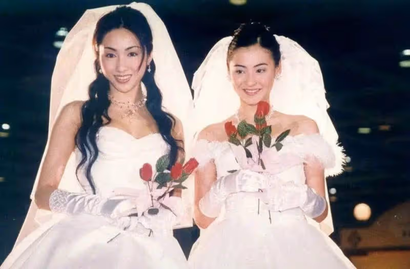黎姿張柏芝同框，一個穿格紋一個穿豹紋都好美，兩人哪像差9歲